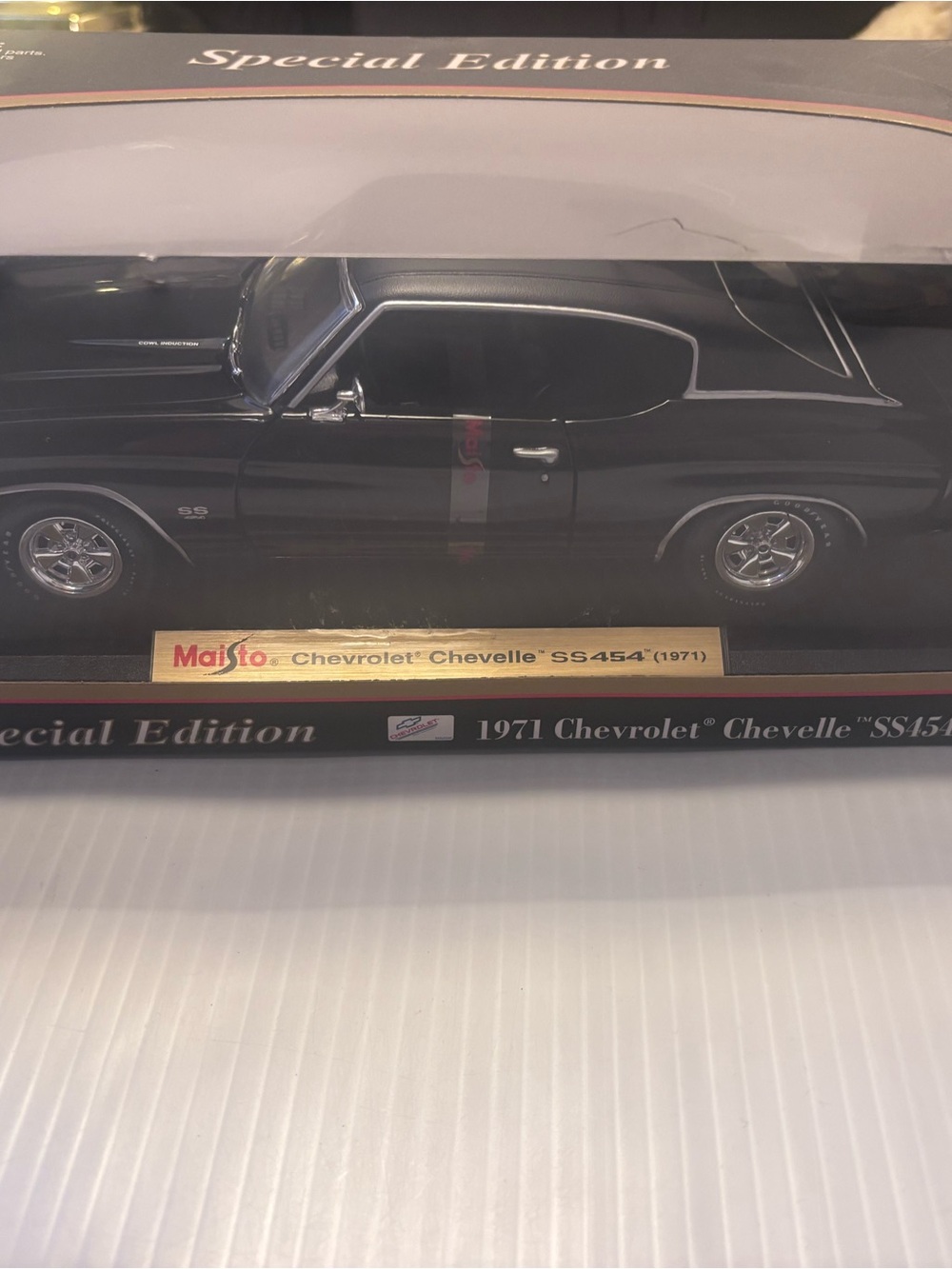 Maisto Special Edition 1971 Chevrolet Chevelle SS454 Die-Cast Model - Black